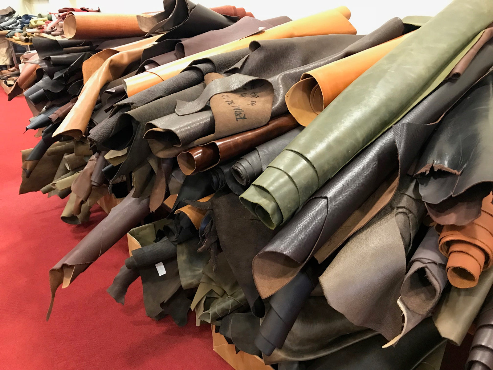 On the hunt for leather - Absurd Design